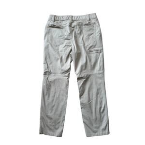 UNDER ARMOUR Men's performance Material Pants SIZE 32X32, Lightweight